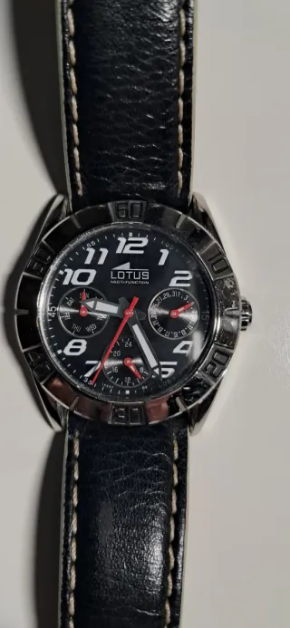 Reloj Lotus Multifunción Negro y Plateado