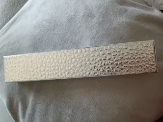 Pulsera hecha a mano