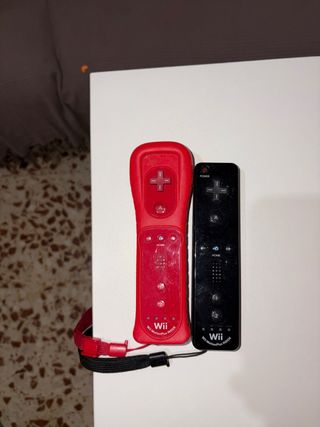 Consola Wii Roja + 8 Juegos