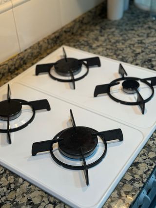 4 Fogones de Gas Blancos