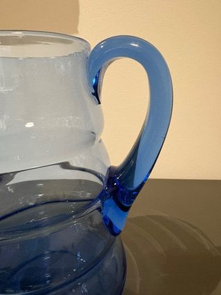 Bella y antigua Jarra de cristal estilo arteco