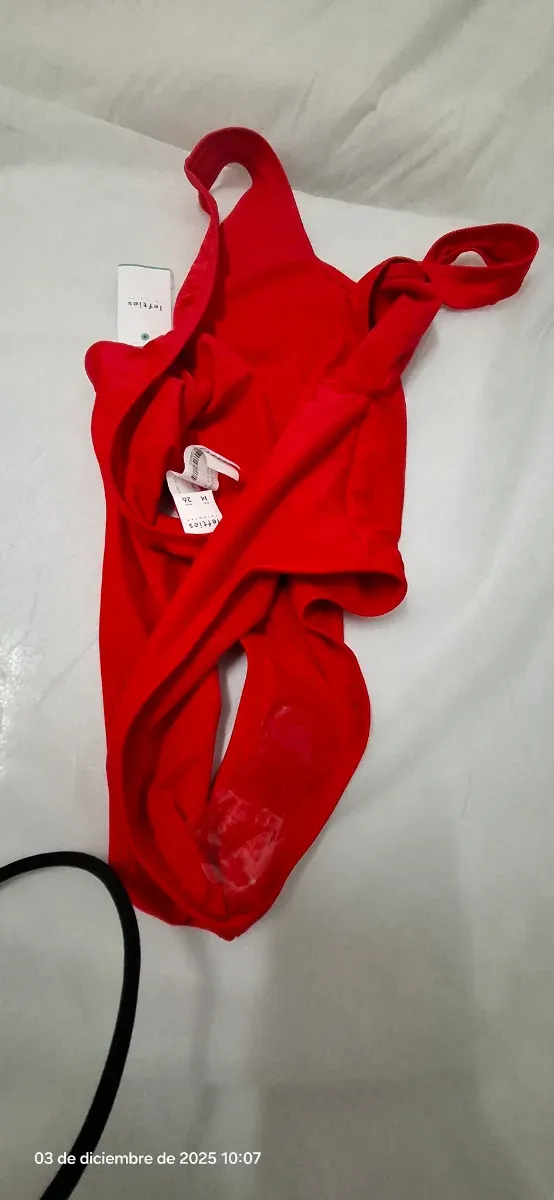 Maiô vermelho feminino Malibu