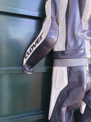 Mono de cuero para motos