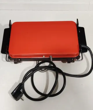 Plancha MAGEFESA Roja