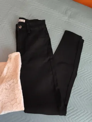 Conjunto Camiseta Mujer Encaje Blanca y Pantalón N