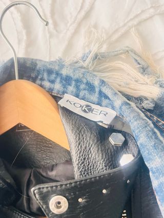 Cazadora vaquera y cuero con tachuelas el chaleco