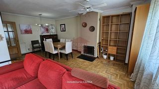 Casa adosada en venta en Villares de la Reina