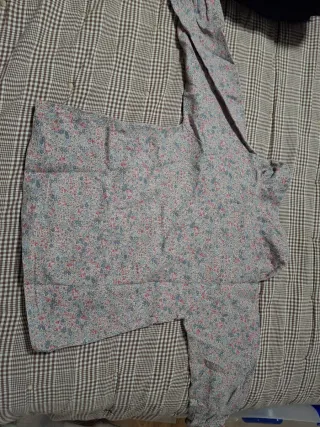 Blusa neck & neck floral gris, rosa y azul
