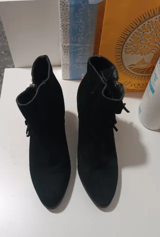 Botines negros mujer