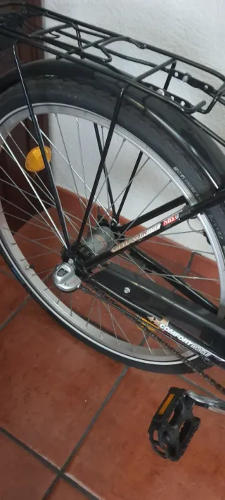 Bicicleta urbana negra