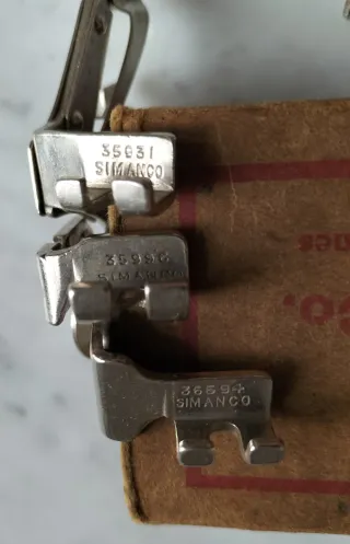 Caja y accesorios Singer Simanco