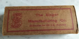 Caja y accesorios Singer Simanco