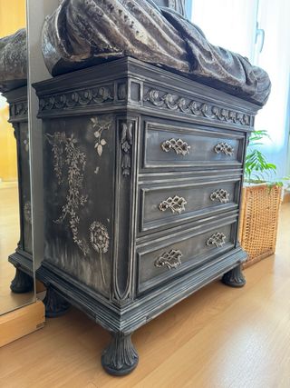 Mesita antigua restaurada. Madrid o Zamora