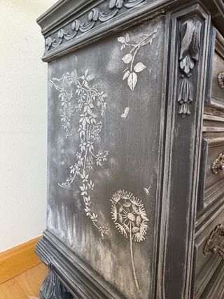 Mesita antigua restaurada. Madrid o Zamora