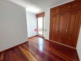 Piso en venta en Ensanche - Sar en Santiago de Compostela