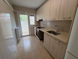 Piso en alquiler en Joc de la Bola - Camps d'Esports - Ciutat Jardí - Montcada en Lleida