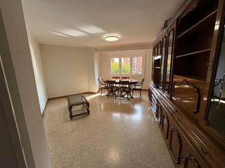 Piso en alquiler en Joc de la Bola - Camps d'Esports - Ciutat Jardí - Montcada en Lleida