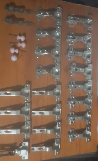 Bisagras para muebles