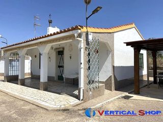 Chalet en venta en Caudete