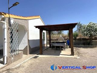 Chalet en venta en Caudete