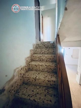 Casa adosada en venta en Hellín