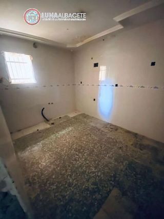 Casa adosada en venta en Hellín