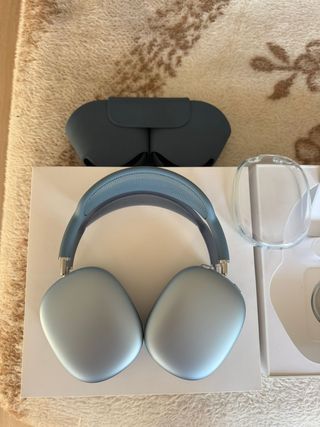 Airpods Max in vendita