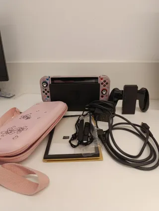 Nintendo Switch con accessori e scheda 128 GB