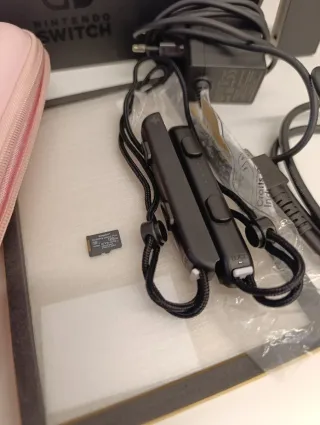Nintendo Switch con accessori e scheda 128 GB