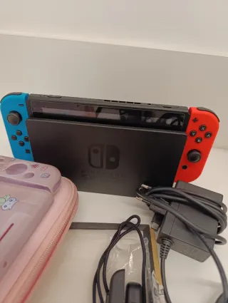 Nintendo Switch con accessori e scheda 128 GB