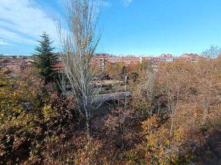Piso en alquiler en Arturo Eyres - La Rubia en Valladolid