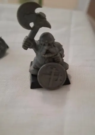 11 Miniaturas Warhammer Enanos Guerreros sin pinta