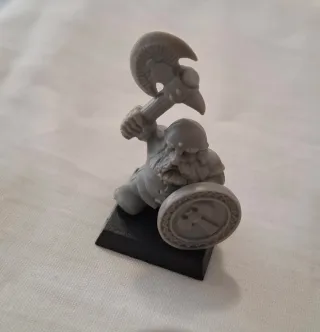 11 Miniaturas Warhammer Enanos Guerreros sin pinta