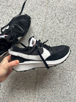 Zapatillas Nike Negras y Blancas