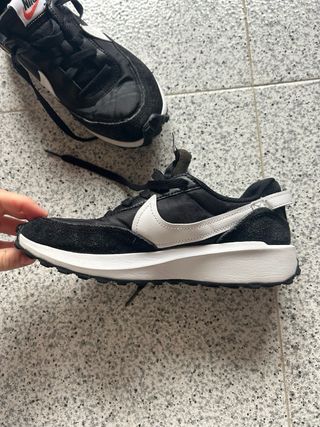 Zapatillas Nike Negras y Blancas