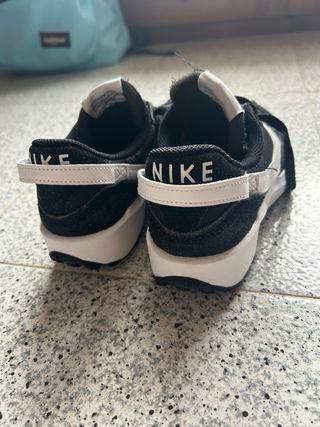 Zapatillas Nike Negras y Blancas