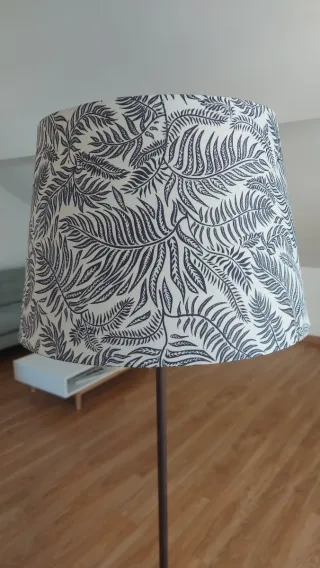 Lámpara de pie hierro forjado