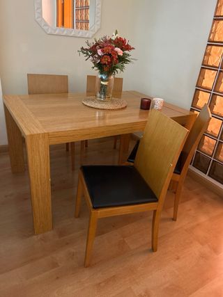 Mesa comedor y 4 sillas madera, extensible