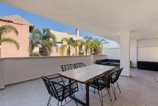 Piso en venta en Puerto Banús en Marbella