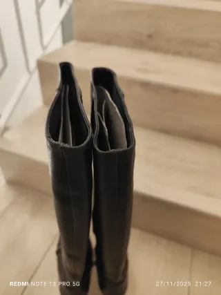 Botas de piel negras