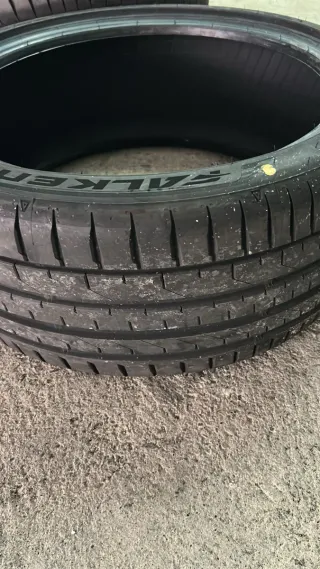 Falken Azenis 255/35 ZR19 96Y Neumático Nuevo