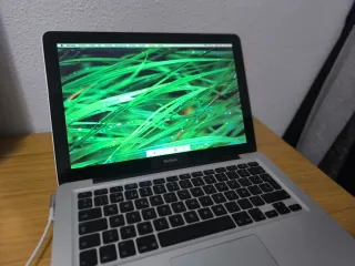 MacBook 2008 Plata