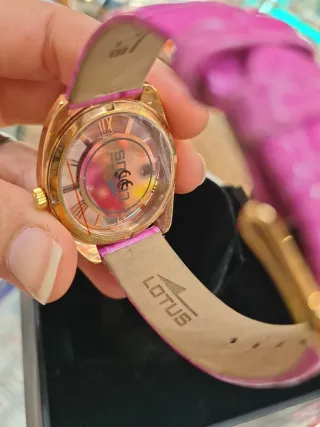 Reloj Lotus Dorado y Rosa