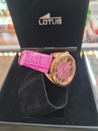 Reloj Lotus Dorado y Rosa