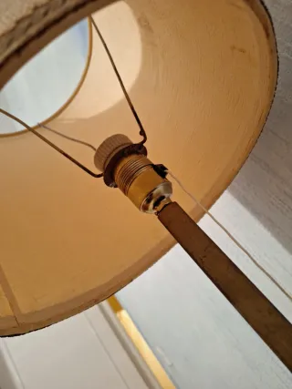 Lámpara de mesa tela y metal