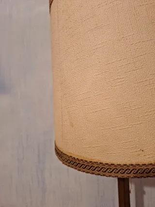 Lámpara de mesa tela y metal