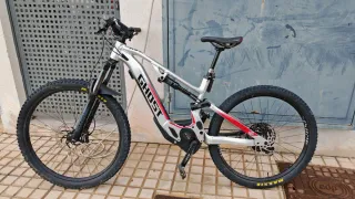 Bicicleta eléctrica Ghost ASX, 2021.