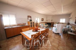 Chalet en venta en Tomelloso