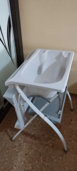 Cambiador y bañera para bebé