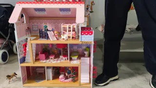 Casita de muñecas con accesorios